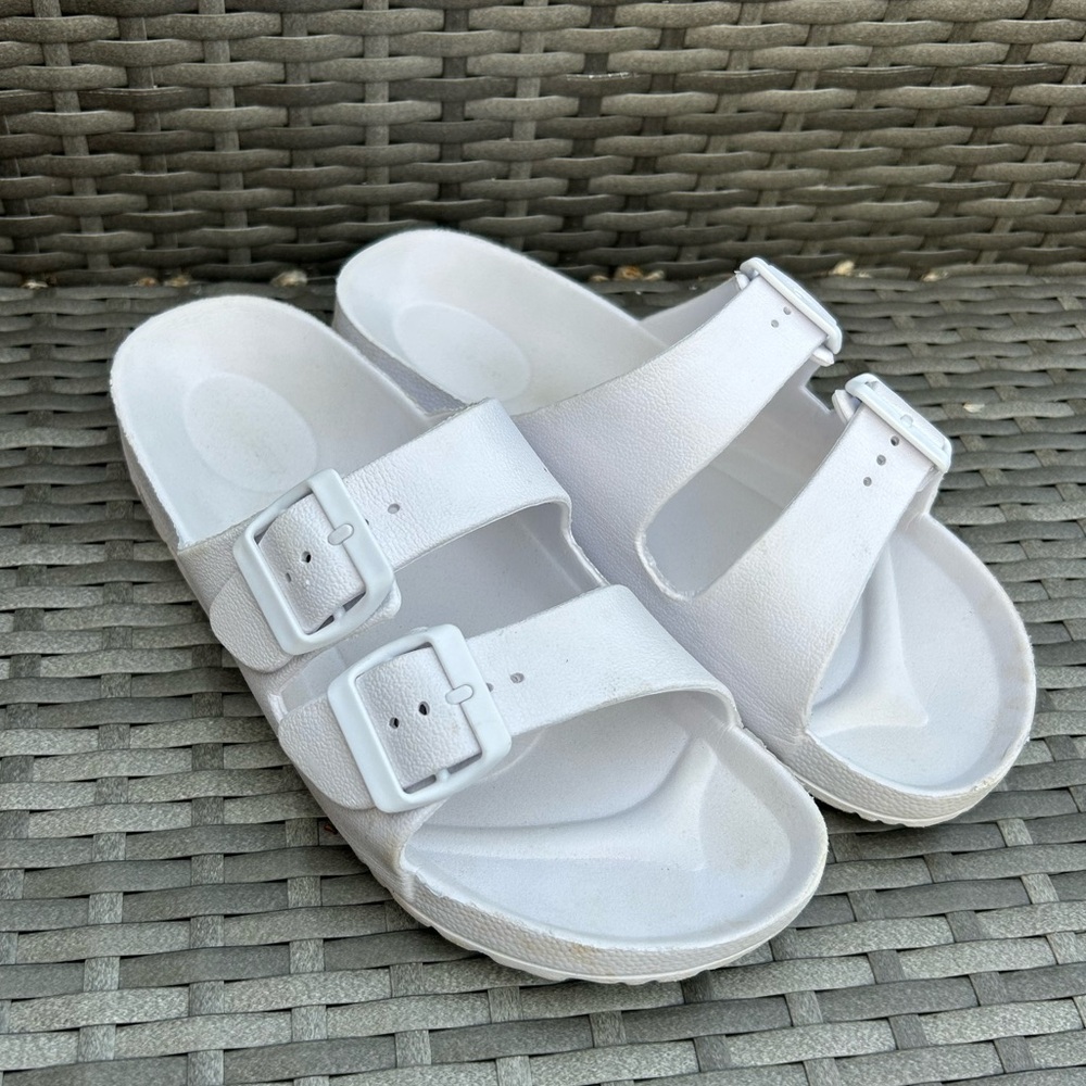 2/$30⚡️- SHOES | Womens white sandals size 8.5 (39)